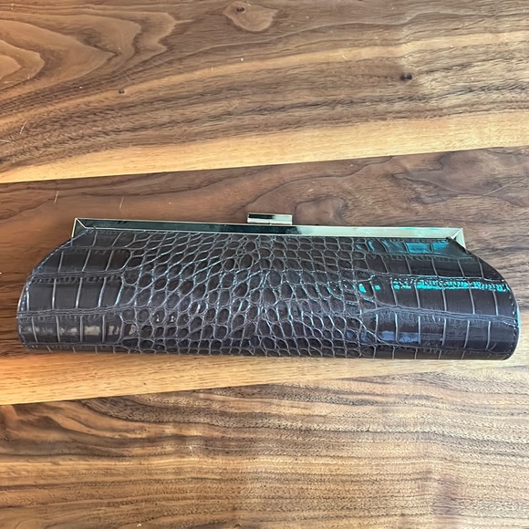 Alligator clutch - Picture 1 of 3